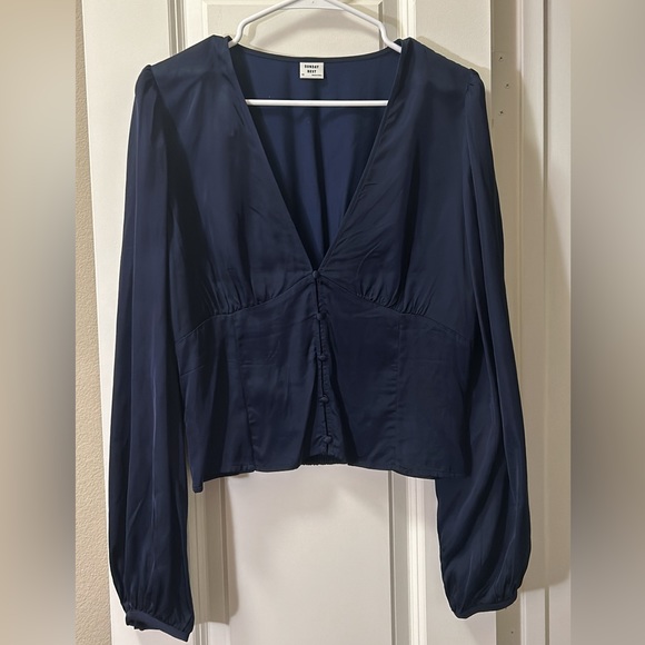 Aritzia Tops - Aritzia Sunday best blouse